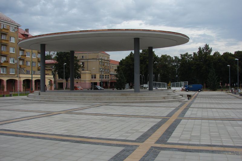 Rekonštrukcia Mierového námestia
